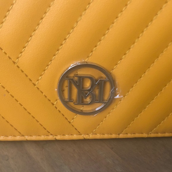 NWT Badgley Mischka Mustard Quilted Crossbody Bag - Picture 5 of 11